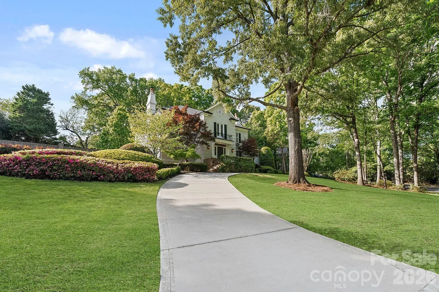 A Vista Green maintained Charlotte lawn